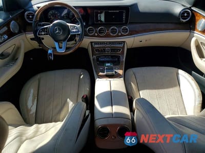 Zdjęcie 8 z 12 samochodu: 2019 MERCEDES-BENZ E 300 VIN:WDDZF4JBXKA508105 - miniatura