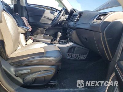 Zdjęcie 7 z 13 samochodu: 2018 JEEP COMPASS LATITUDE VIN:3C4NJDBB0JT145553 - miniatura