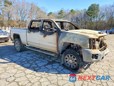 Czwarte zdjęcie samochodu z boku: 2019 GMC SIERRA K2500 DENALI VIN:1GT12SEY8KF155663 - miniatura