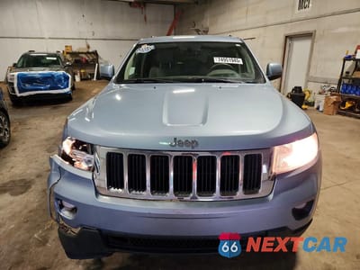 Piąte zdjęcie samochodu w środku: 2013 JEEP GRAND CHEROKEE LAREDO VIN:1C4RJFAG4DC612032 - miniatura