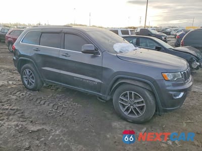 Czwarte zdjęcie samochodu z boku: 2019 JEEP GRAND CHEROKEE LAREDO VIN:1C4RJFAG3KC808931 - miniatura