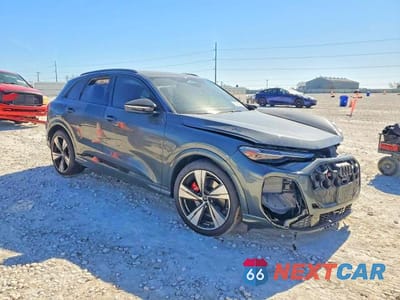 Czwarte zdjęcie samochodu z boku: 2025 AUDI SQ5 PREMIUM PLUS VIN:WA125AGU1S2101378 - miniatura