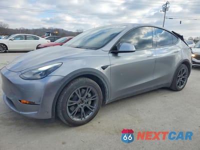 2025 TESLA MODEL Y 7SAYGAEE1SF304745 - główne zdjęcie licytacji z USA - miniatura
