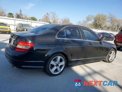 Trzecie zdjęcie samochodu z tyłu: 2011 MERCEDES-BENZ C 300 VIN:WDDGF5EB2BF635666 - miniatura