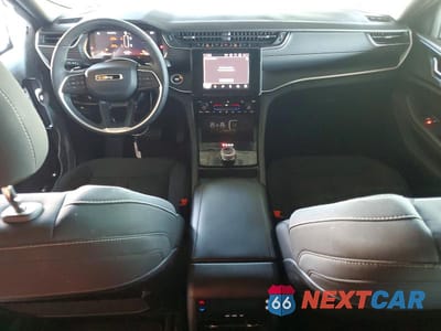 Zdjęcie 8 z 13 samochodu: 2024 JEEP GRAND CHEROKEE L LAREDO VIN:1C4RJKAG5R8618926 - miniatura
