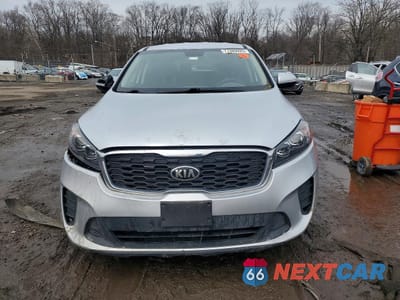 Piąte zdjęcie samochodu w środku: 2020 KIA SORENTO LX V6 VIN:5XYPGDA53LG620268 - miniatura