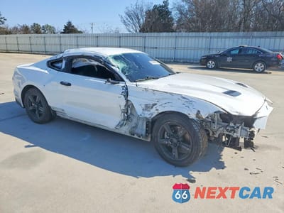 Czwarte zdjęcie samochodu z boku: 2019 FORD MUSTANG VIN:1FA6P8TH0K5199357 - miniatura