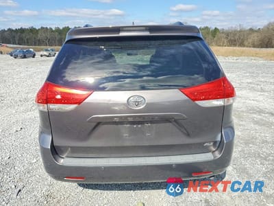Zdjęcie 6 z 12 samochodu: 2013 TOYOTA SIENNA XLE 8-PASSENGER VIN:5TDYK3DC8DS331429 - miniatura