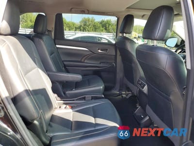 Zdjęcie 11 z 13 samochodu: 2017 TOYOTA HIGHLANDER VIN:5TDKZRFH1HS523942 - miniatura