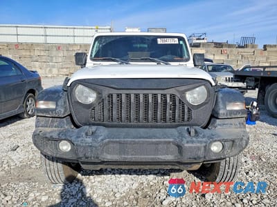 Piąte zdjęcie samochodu w środku: 2018 JEEP WRANGLER UNLIMITED SPORT VIN:1C4HJXDN4JW215913 - miniatura