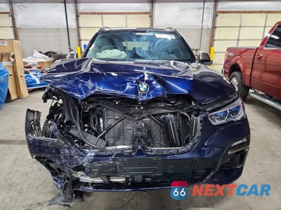 Piąte zdjęcie samochodu w środku: 2020 BMW X5 M50I VIN:5UXJU4C01LLE45881 - miniatura
