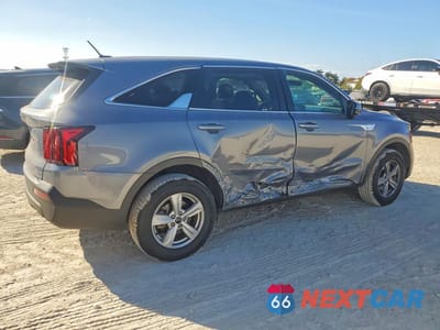 Trzecie zdjęcie samochodu z tyłu: 2021 KIA SORENTO LX VIN:5XYRGDLC0MG018899 - miniatura