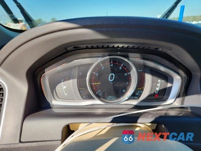 Zdjęcie 9 z 13 samochodu: 2015 VOLVO XC60 T5 PREMIER VIN:YV440MDK2F2717353 - miniatura