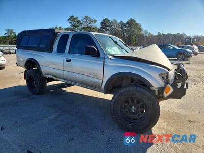 Czwarte zdjęcie samochodu z boku: 2000 TOYOTA TACOMA XTRACAB VIN:4TAWN72N3YZ672392 - miniatura