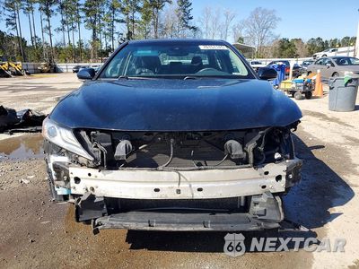 Piąte zdjęcie samochodu w środku: 2018 TOYOTA CAMRY L VIN:4T1B11HK7JU618441 - miniatura