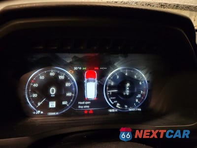 Zdjęcie 9 z 12 samochodu: 2017 VOLVO XC90 T6 VIN:YV4A22PK4H1147121 - miniatura