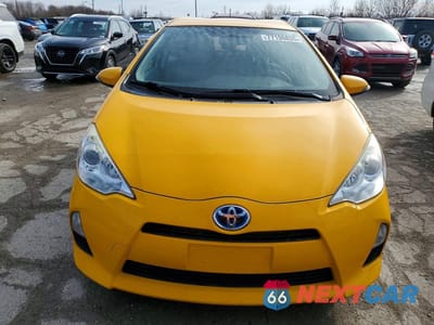Piąte zdjęcie samochodu w środku: 2014 TOYOTA PRIUS C VIN:JTDKDTB30E1080407 - miniatura