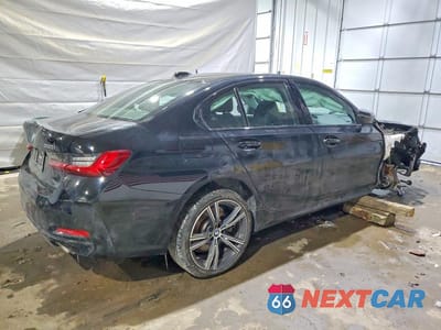 Trzecie zdjęcie samochodu z tyłu: 2023 BMW 330XI VIN:3MW89FF02P8D10103 - miniatura