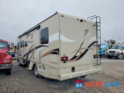Trzecie zdjęcie samochodu z tyłu: 2017 FORD F53 RV VIN:1F65F5DY5H0A07106 - miniatura