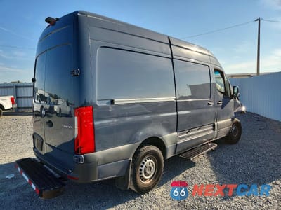 Trzecie zdjęcie samochodu z tyłu: 2019 MERCEDES BENZ SPRINTER 2500 DELIVERY VAN VIN:WD4PF0CD5KP089186 - miniatura