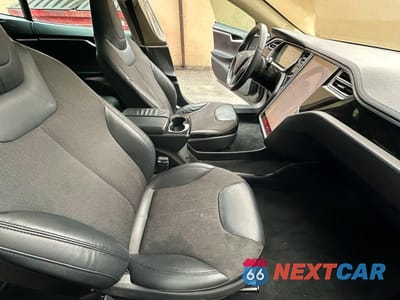 Piąte zdjęcie samochodu w środku: 2013 TESLA MODEL S VIN:5YJSA1AC6DFP10886 - miniatura