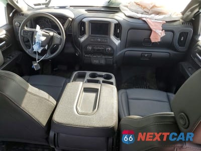 Zdjęcie 8 z 12 samochodu: 2024 CHEVROLET SILVERADO 1500 SILVERADO 4WD V8 CRE VIN:1GCUDAED5RZ183704 - miniatura