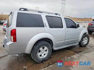 Trzecie zdjęcie samochodu z tyłu: 2005 NISSAN PATHFINDER XE VIN:5N1AR18W95C735506 - miniatura