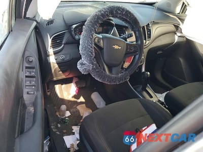 Zdjęcie 8 z 12 samochodu: 2020 CHEVROLET TRAX LS VIN:3GNCJKSB6LL175436 - miniatura
