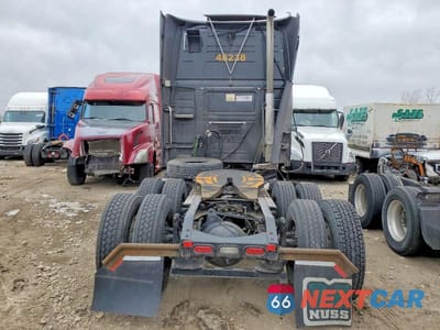 Zdjęcie 9 z 10 samochodu: 2018 VOLVO VN VNL VIN:4V4NC9EH4JN996668 - miniatura