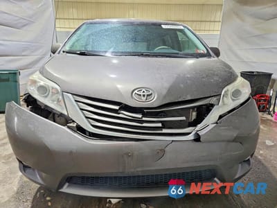 Piąte zdjęcie samochodu w środku: 2014 TOYOTA SIENNA VIN:5TDDK3DCXES087153 - miniatura