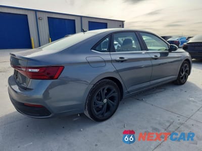 Trzecie zdjęcie samochodu z tyłu: 2025 VOLKSWAGEN JETTA SE VIN:3VWEX7BU9SM098999 - miniatura