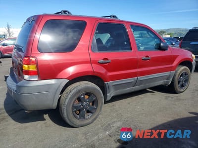 Trzecie zdjęcie samochodu z tyłu: 2005 FORD ESCAPE XLT VIN:1FMYU93105KA70752 - miniatura