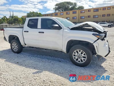 Czwarte zdjęcie samochodu z boku: 2025 TOYOTA TACOMA SR VIN:3TYKD5HN1ST033314 - miniatura