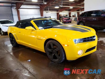 Czwarte zdjęcie samochodu z boku: 2012 CHEVROLET CAMARO LT VIN:2G1FB3D36C9109351 - miniatura