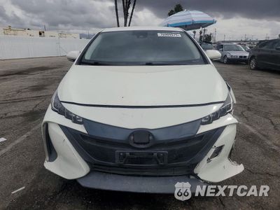 Piąte zdjęcie samochodu w środku: 2018 TOYOTA PRIUS PRIME VIN:JTDKARFP4J3068641 - miniatura
