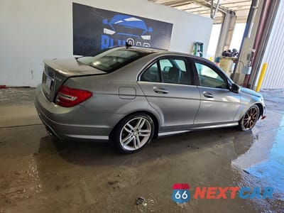 Trzecie zdjęcie samochodu z tyłu: 2014 MERCEDES-BENZ C 300 4MATIC VIN:WDDGF8AB4ER321592 - miniatura