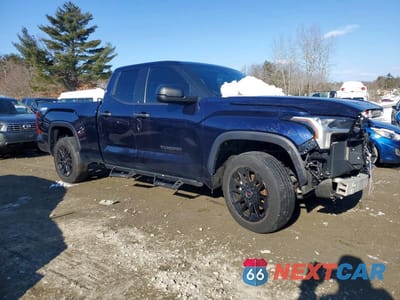 Czwarte zdjęcie samochodu z boku: 2023 TOYOTA TUNDRA DOUBLE CAB SR VIN:5TFLA5DA2PX062947 - miniatura