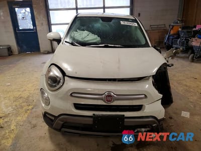 Piąte zdjęcie samochodu w środku: 2016 FIAT 500X TREKKING VIN:ZFBCFXCT9GP349690 - miniatura