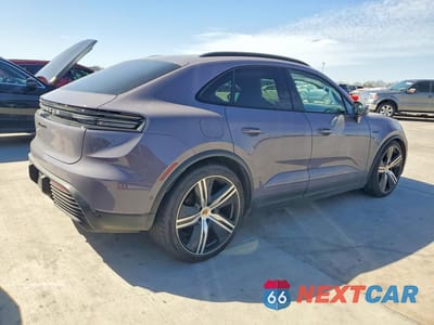 Trzecie zdjęcie samochodu z tyłu: 2025 PORSCHE MACAN 4S VIN:WP1AB2XA8SL152940 - miniatura