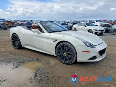 Czwarte zdjęcie samochodu z boku: 2015 FERRARI CALIFORNIA T VIN:ZFF77XJA1F0207470 - miniatura