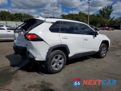 Trzecie zdjęcie samochodu z tyłu: 2024 TOYOTA RAV4 XLE VIN:2T3W1RFV2RW364735 - miniatura