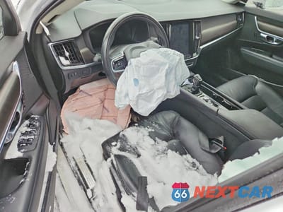 Zdjęcie 8 z 13 samochodu: 2019 VOLVO V90 CROSS COUNTRY T5 MOMENTUM VIN:YV4102NK0K1084714 - miniatura