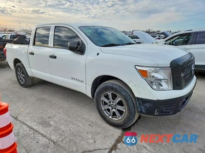 Czwarte zdjęcie samochodu z boku: 2018 NISSAN TITAN S 4WD 5.6L V8 CREW CAB VIN:1N6AA1EJ8JN537760 - miniatura