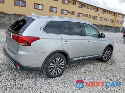 Trzecie zdjęcie samochodu z tyłu: 2020 MITSUBISHI OUTLANDER SE VIN:JA4AZ3A33LZ018216 - miniatura