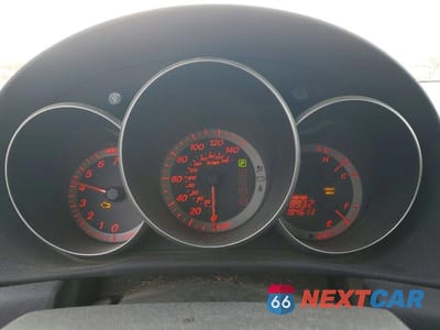 Zdjęcie 9 z 11 samochodu: 2004 MAZDA 3 HATCHBACK VIN:JM1BK343041209473 - miniatura