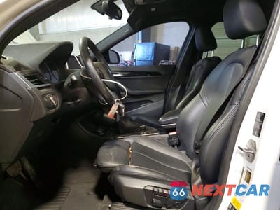 Zdjęcie 7 z 14 samochodu: 2018 BMW X1 XDRIVE28I VIN:WBXHT3C35J3H32504 - miniatura