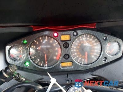 Zdjęcie 7 z 10 samochodu: 2006 SUZUKI GSX1300 R VIN:JS1GW71A662105159 - miniatura