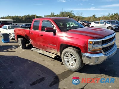 Czwarte zdjęcie samochodu z boku: 2018 CHEVROLET SILVERADO K1500 LT VIN:1GCVKREC6JZ331881 - miniatura