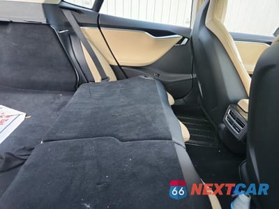 Zdjęcie 10 z 13 samochodu: 2014 TESLA MODEL S VIN:5YJSA1H17EFP50464 - miniatura