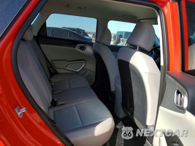 Zdjęcie 10 z 12 samochodu: 2022 KIA SOUL LX VIN:KNDJ23AUXN7167434 - miniatura